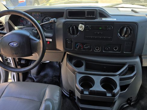 Used 2011 Ford E-350 and Econoline 350 Super Duty image 10