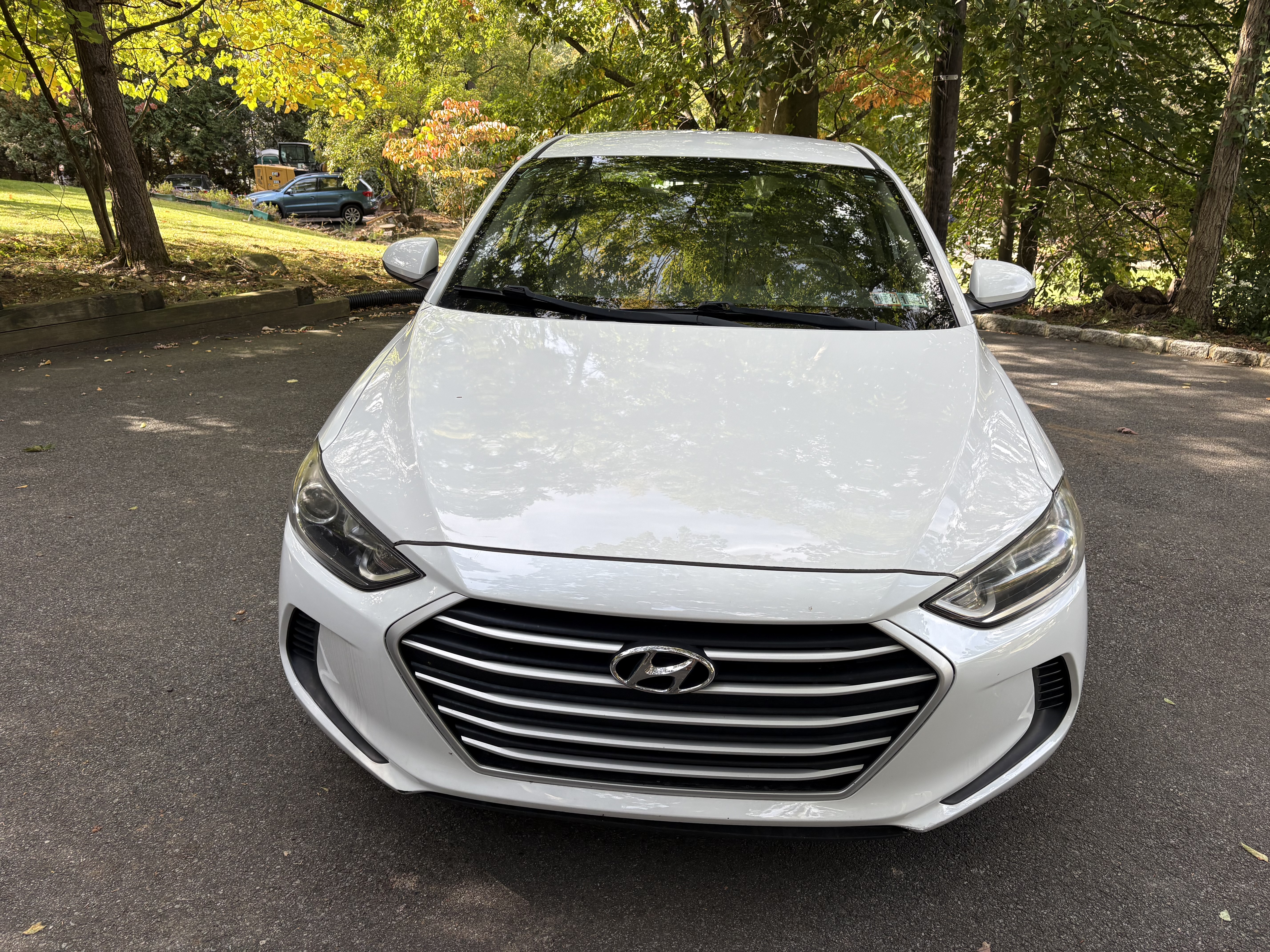 Used 2017 Hyundai Elantra SE FWD image 2