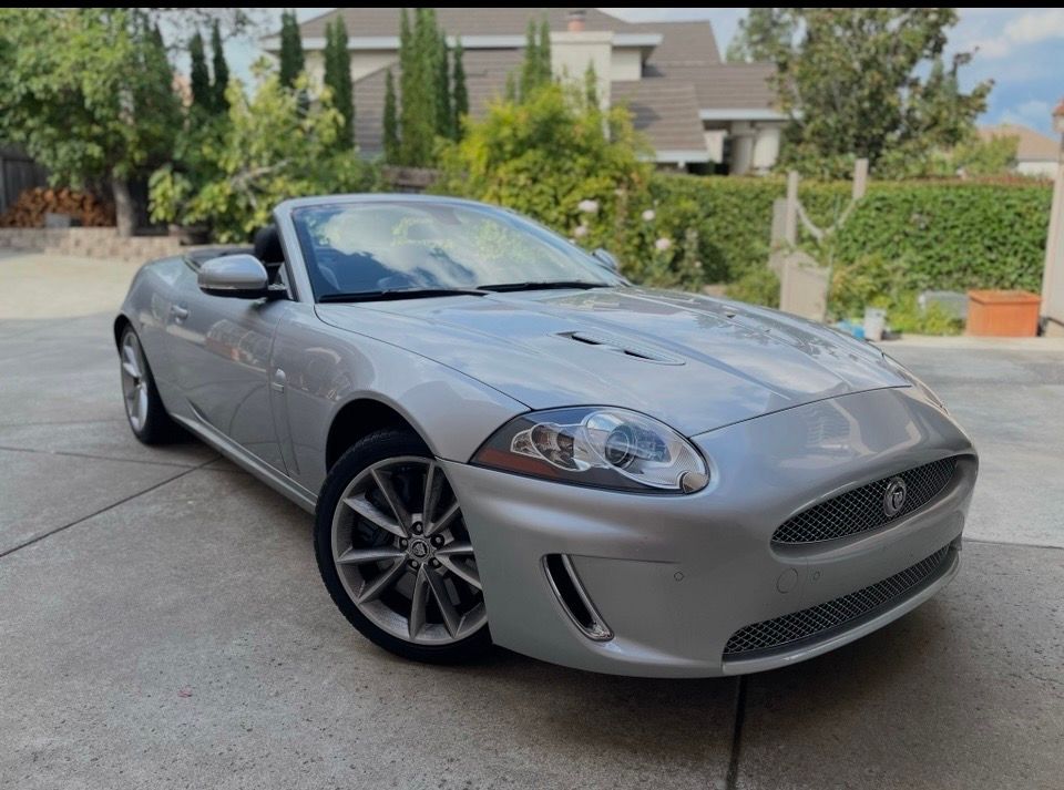 Used 2010 Jaguar XKR R RWD image 2