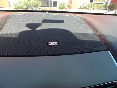 Used 2013 Lincoln MKX FWD image 32