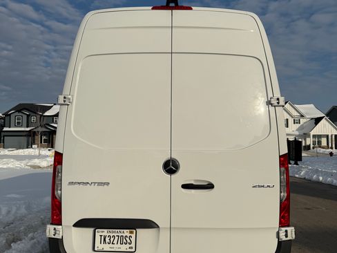 Used 2023 Mercedes-Benz Sprinter 2500 image 6
