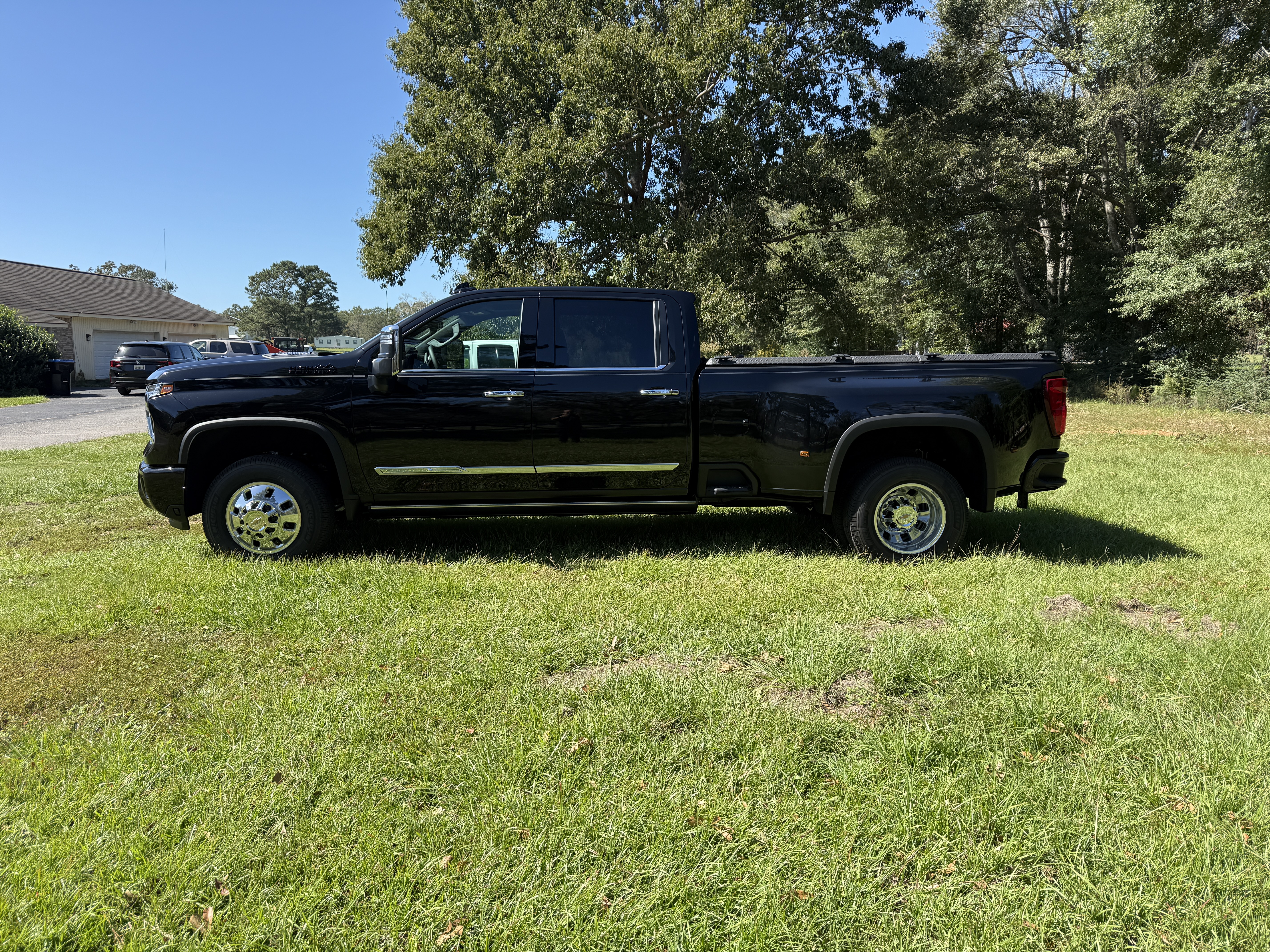 Used 2026 Chevrolet Silverado 3500 High Country w/ High Country Premium Package AWD/4WD image 6