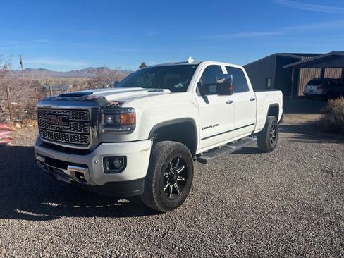 Used 2019 GMC Sierra 3500 Denali w/ Duramax Plus Package image 2
