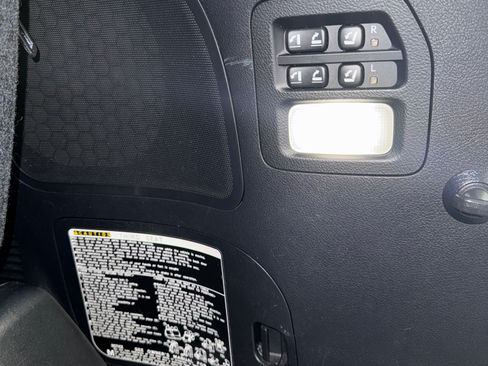 Used 2018 Lexus LX 570 4WD w/ Luxury Package image 21