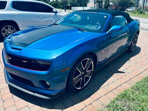 Used 2013 Chevrolet Camaro SS w/ Hot Wheels Special Edition image 2