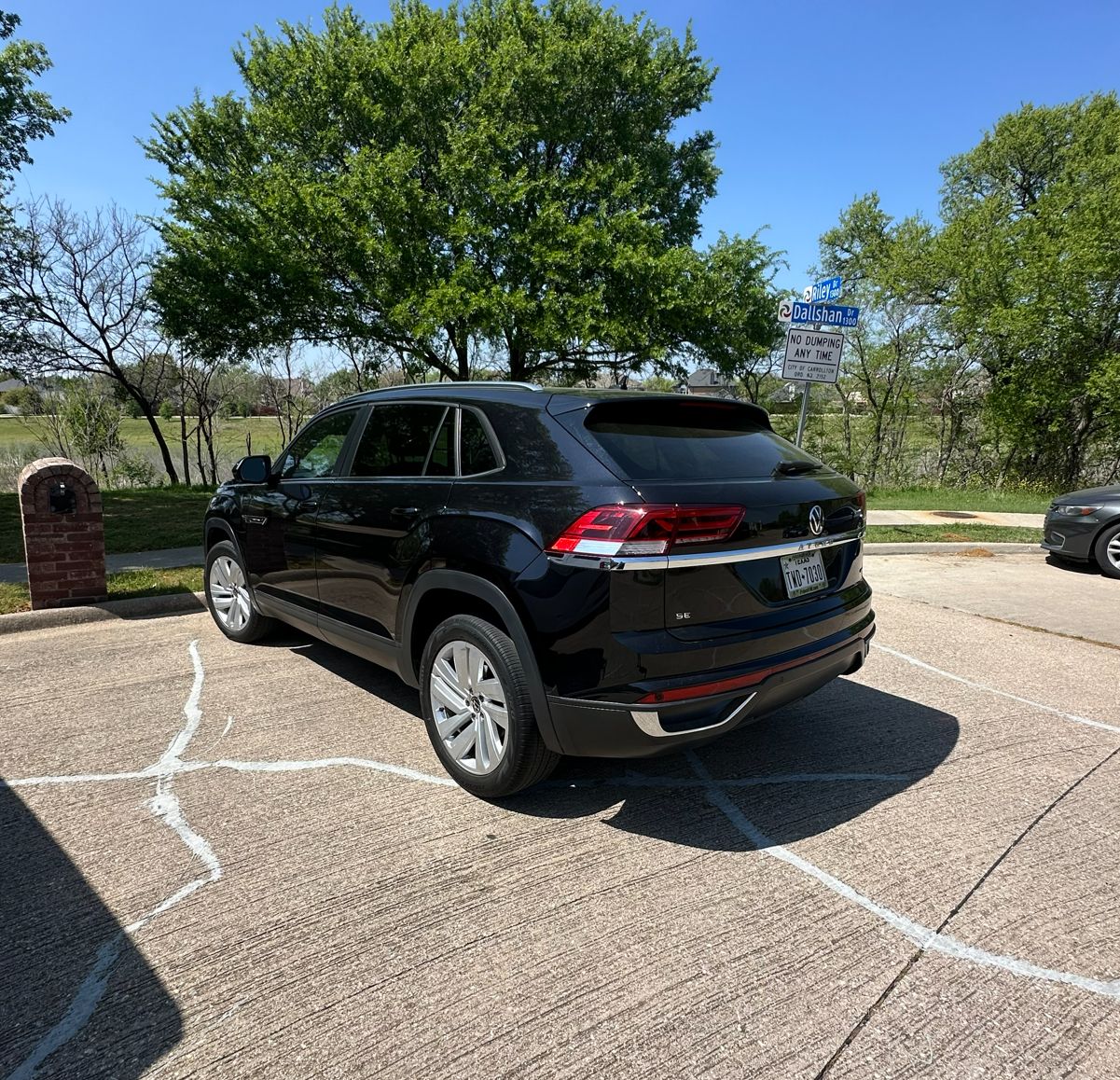 Used 2023 Volkswagen Atlas Cross Sport SE w/ Panoramic Sunroof Package AWD/4WD image 5