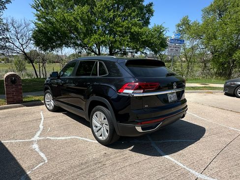 Used 2023 Volkswagen Atlas Cross Sport SE w/ Panoramic Sunroof Package image 5