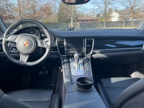Used 2016 Porsche Panamera 4 Edition image 10
