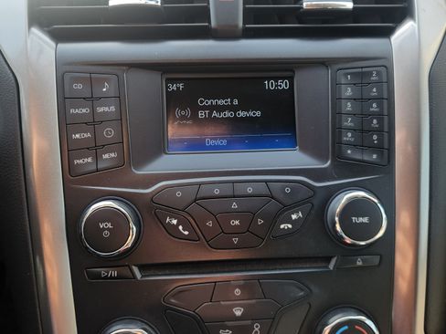 Used 2018 Ford Fusion SE image 12