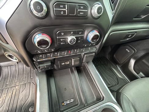 Used 2019 GMC Sierra 1500 SLT w/ SLT Premium Plus Package AWD/4WD image 27