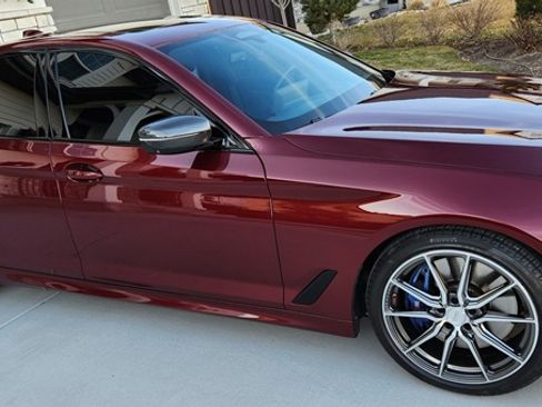 Used 2022 BMW M550i xDrive w/ Dynamic Handling Package image 4