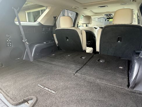 Used 2023 Hyundai Palisade Limited w/ Cargo Package FWD image 13
