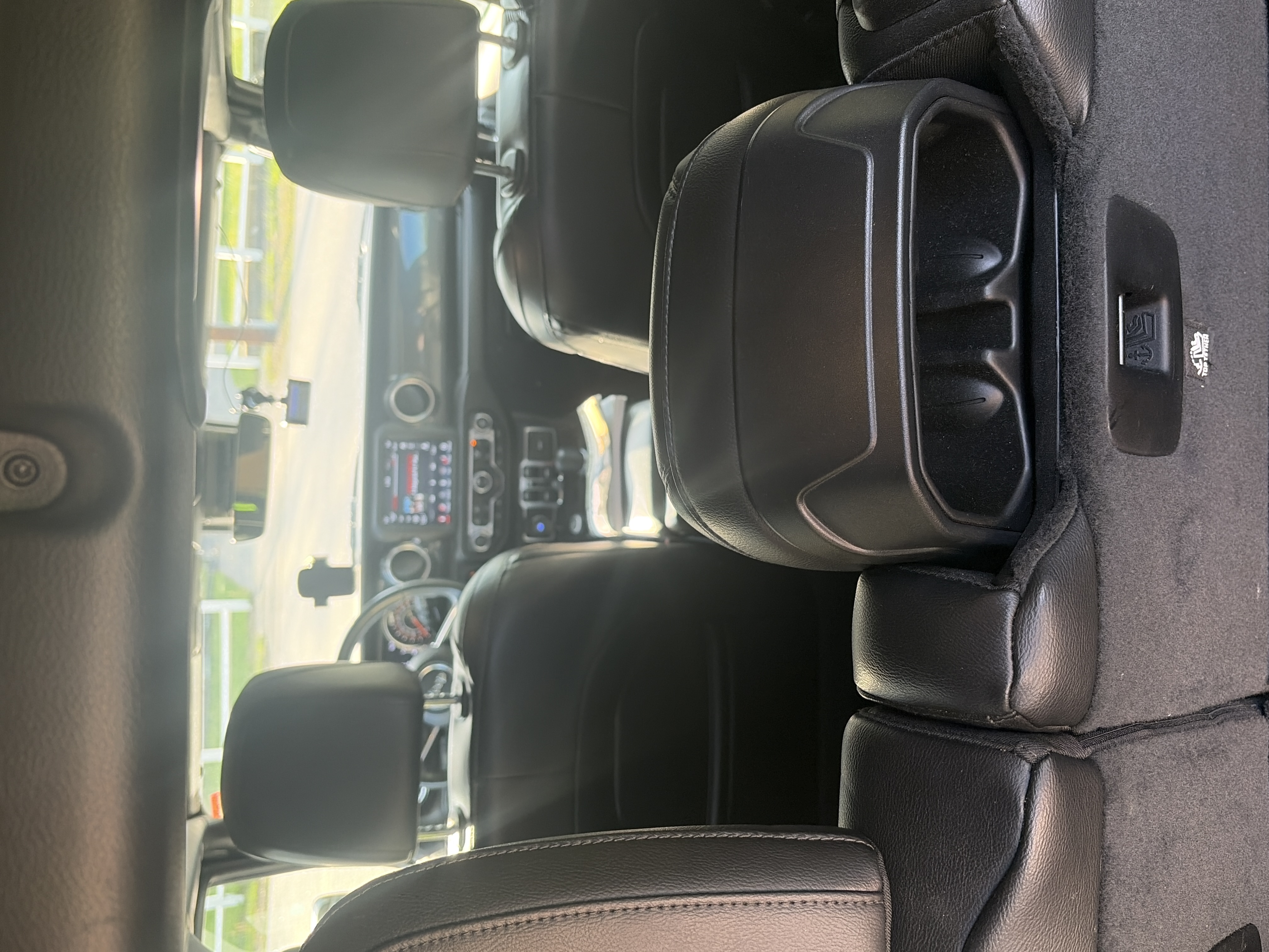 Used 2020 Jeep Wrangler Unlimited Sahara AWD/4WD image 9