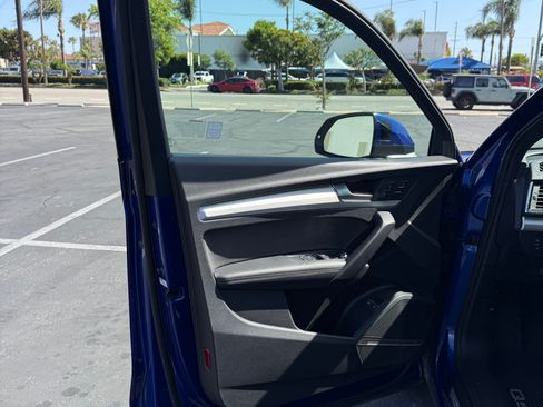 Used 2021 Audi Q5 e Premium Plus w/ Premium Plus Package AWD/4WD image 10