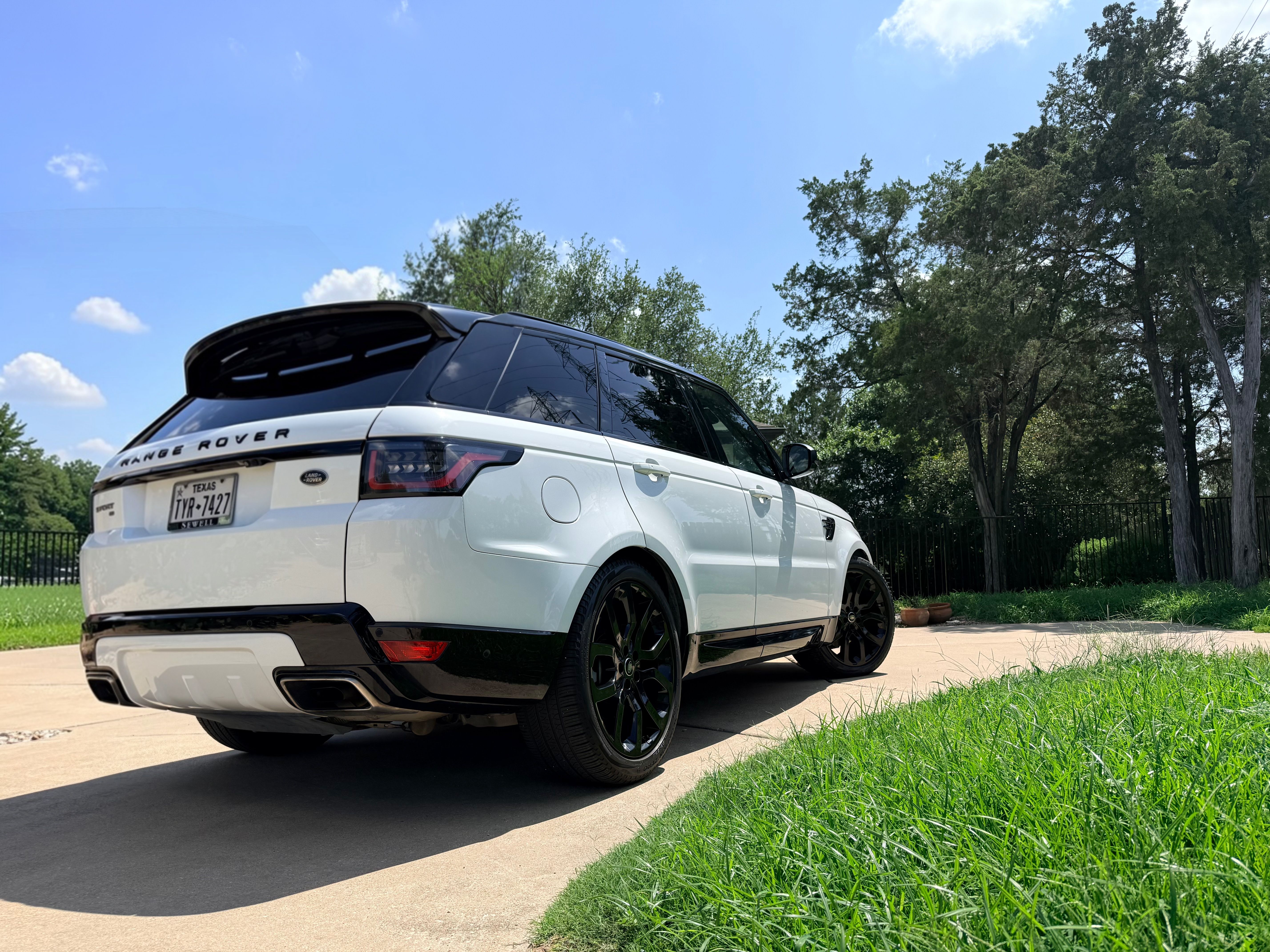 Used 2020 Land Rover Range Rover Sport HSE AWD/4WD image 8