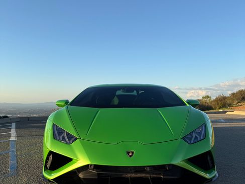 Used 2021 Lamborghini Huracan EVO image 4