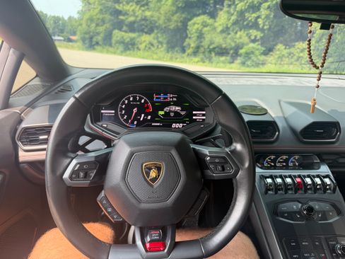 Used 2015 Lamborghini Huracan LP 610-4 AWD/4WD image 25