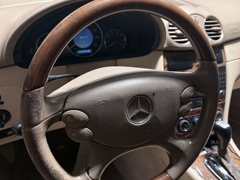 Used 2006 Mercedes-Benz CLK 350 Coupe image 17