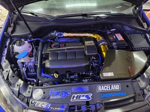 Used 2012 Volkswagen Golf R 4-Door image 2