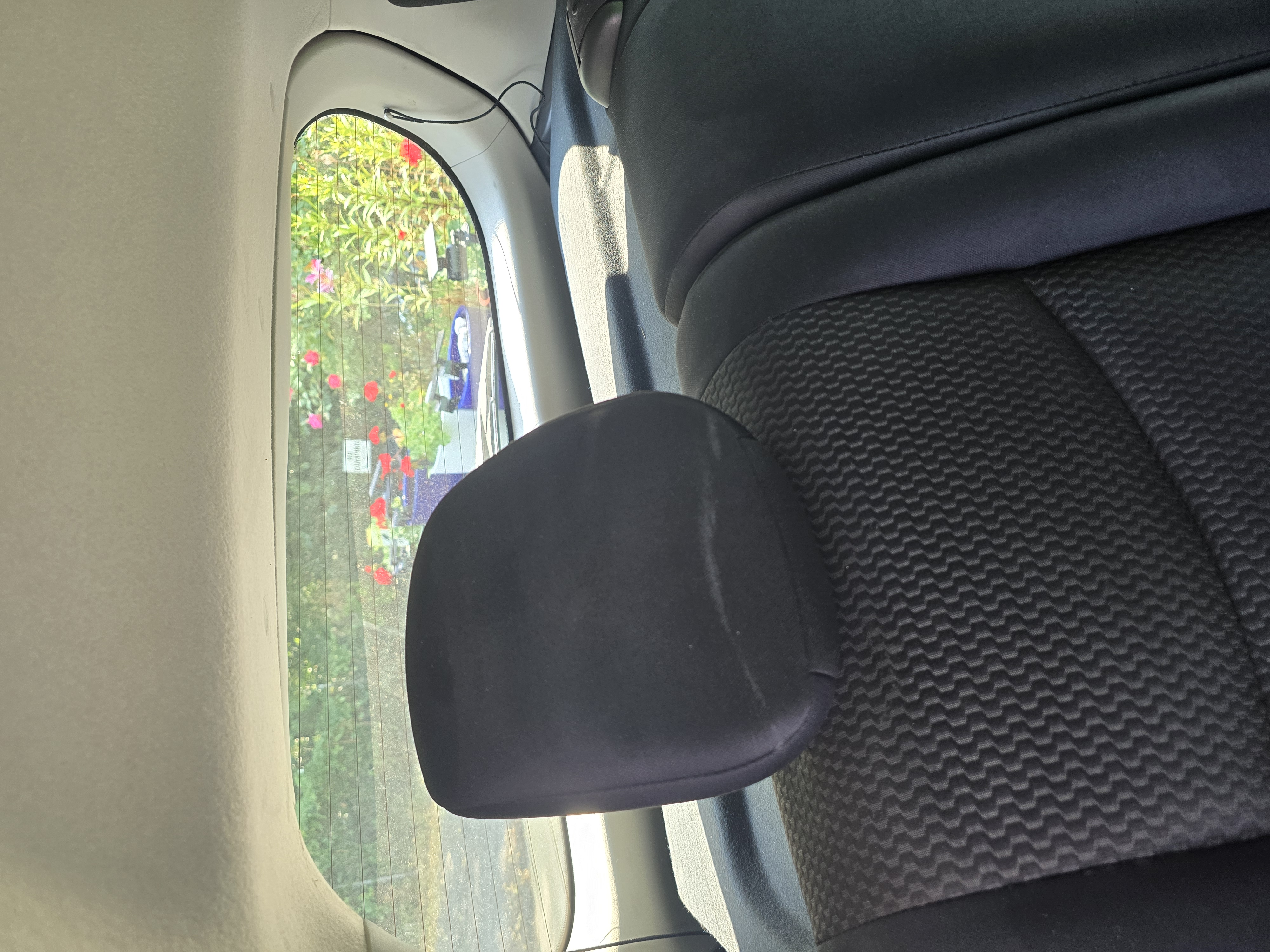 Used 2013 Nissan Leaf S w/ Charger Pkg FWD image 14