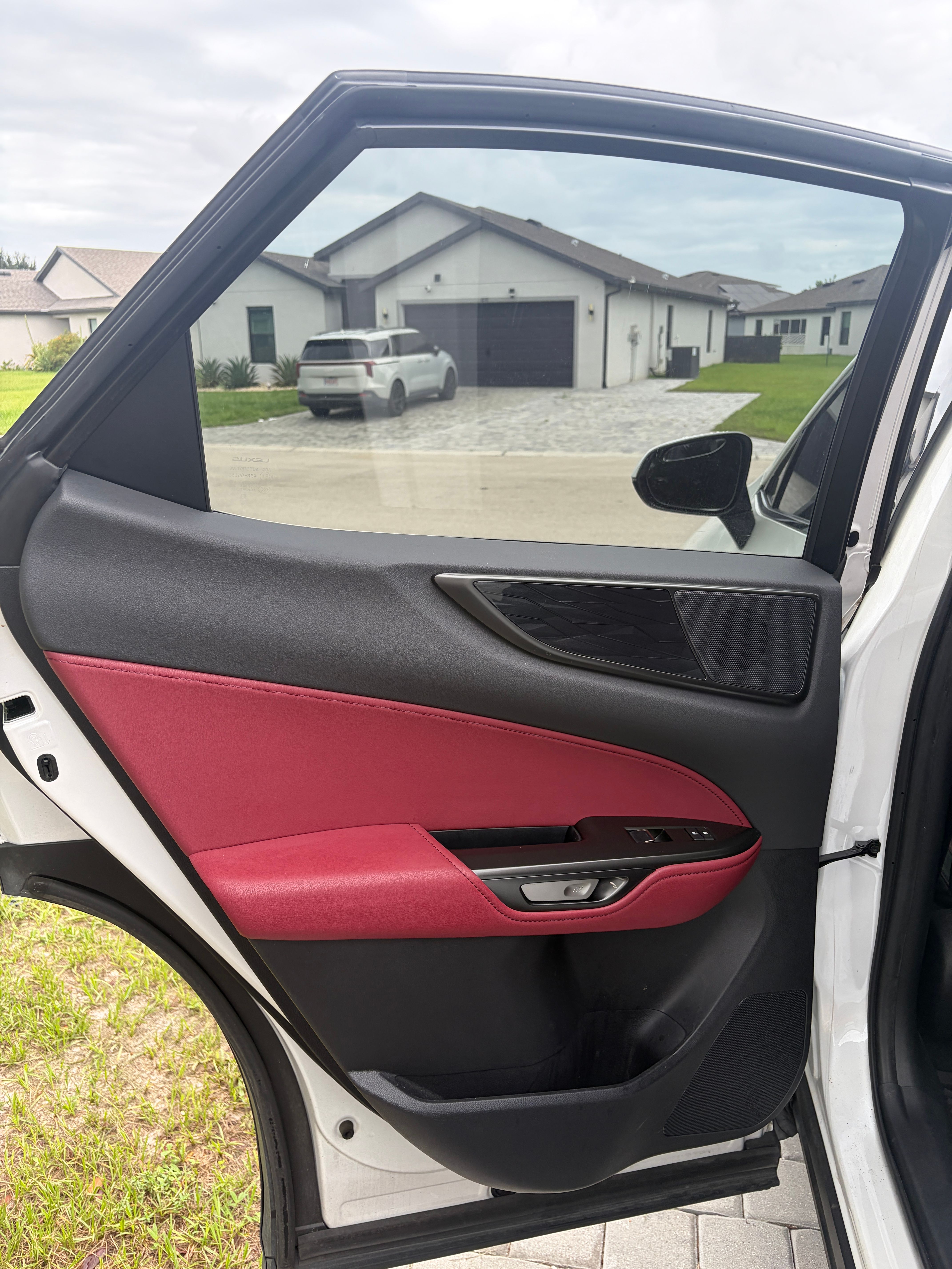 Used 2025 Lexus NX 350h AWD w/ Premium Package image 16
