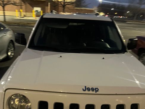 Used 2016 Jeep Patriot High Altitude image 3