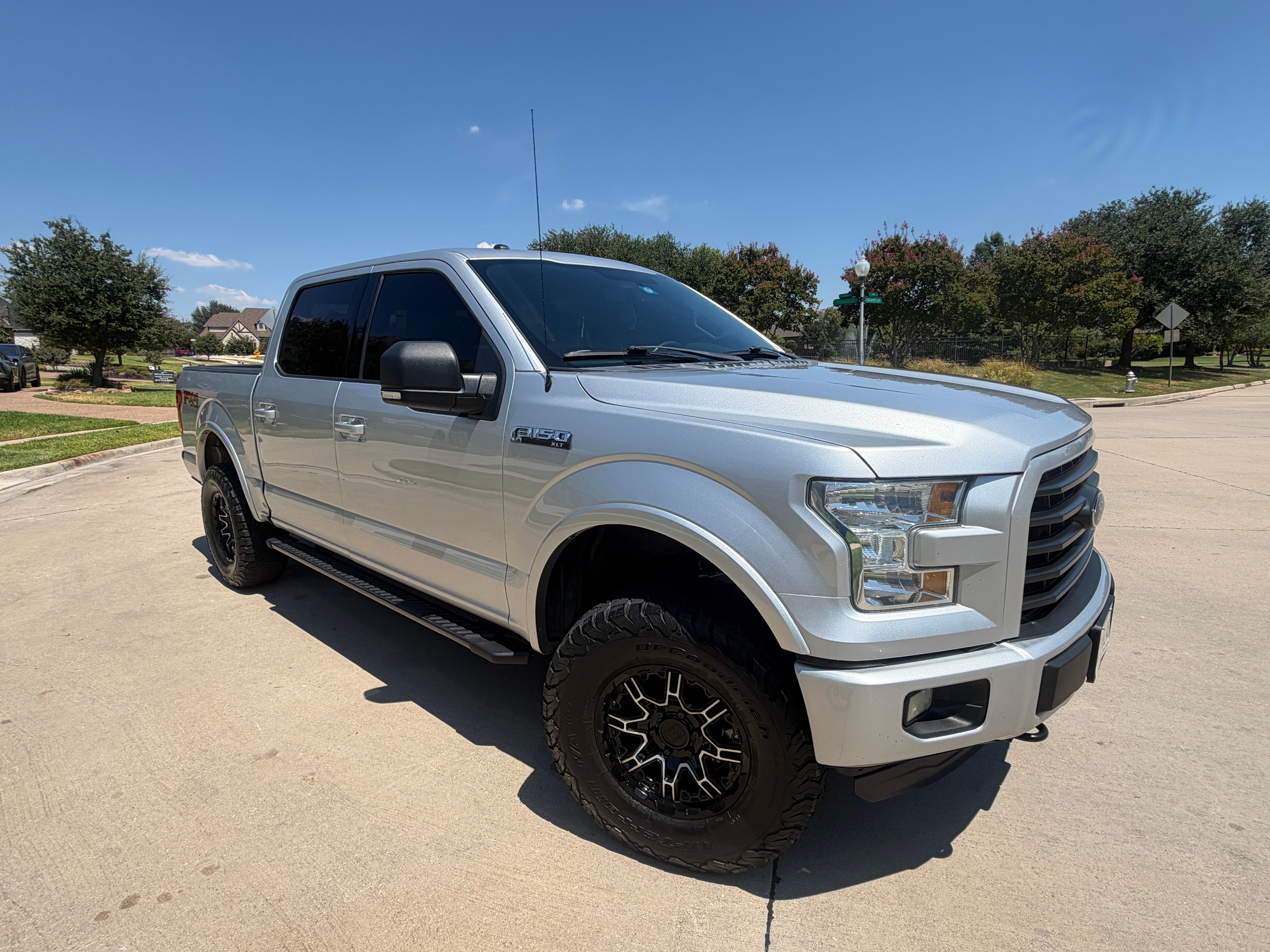 Used 2015 Ford F150 XLT w/ Equipment Group 302A Luxury AWD/4WD image 9