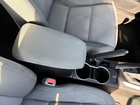 Used 2014 Toyota Corolla LE image 10