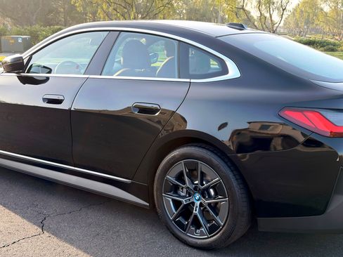 Used 2023 BMW i4 eDrive40 image 9