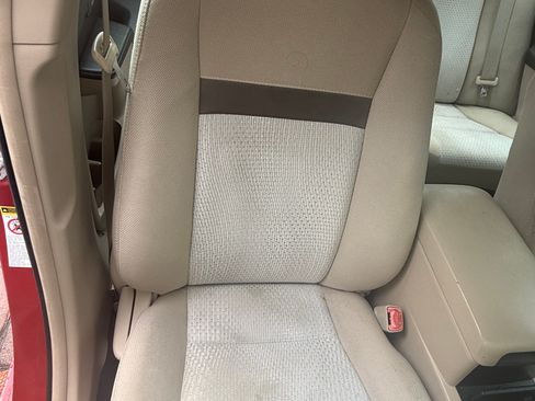 Used 2012 Toyota Camry LE FWD image 9