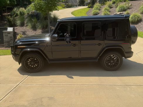 Used 2025 Mercedes-Benz G 550 image 1