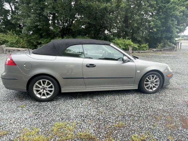 Used 2004 Saab 9-3 Arc FWD image 4