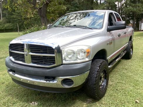 Used 2009 Dodge Ram 2500 Truck SXT image 30