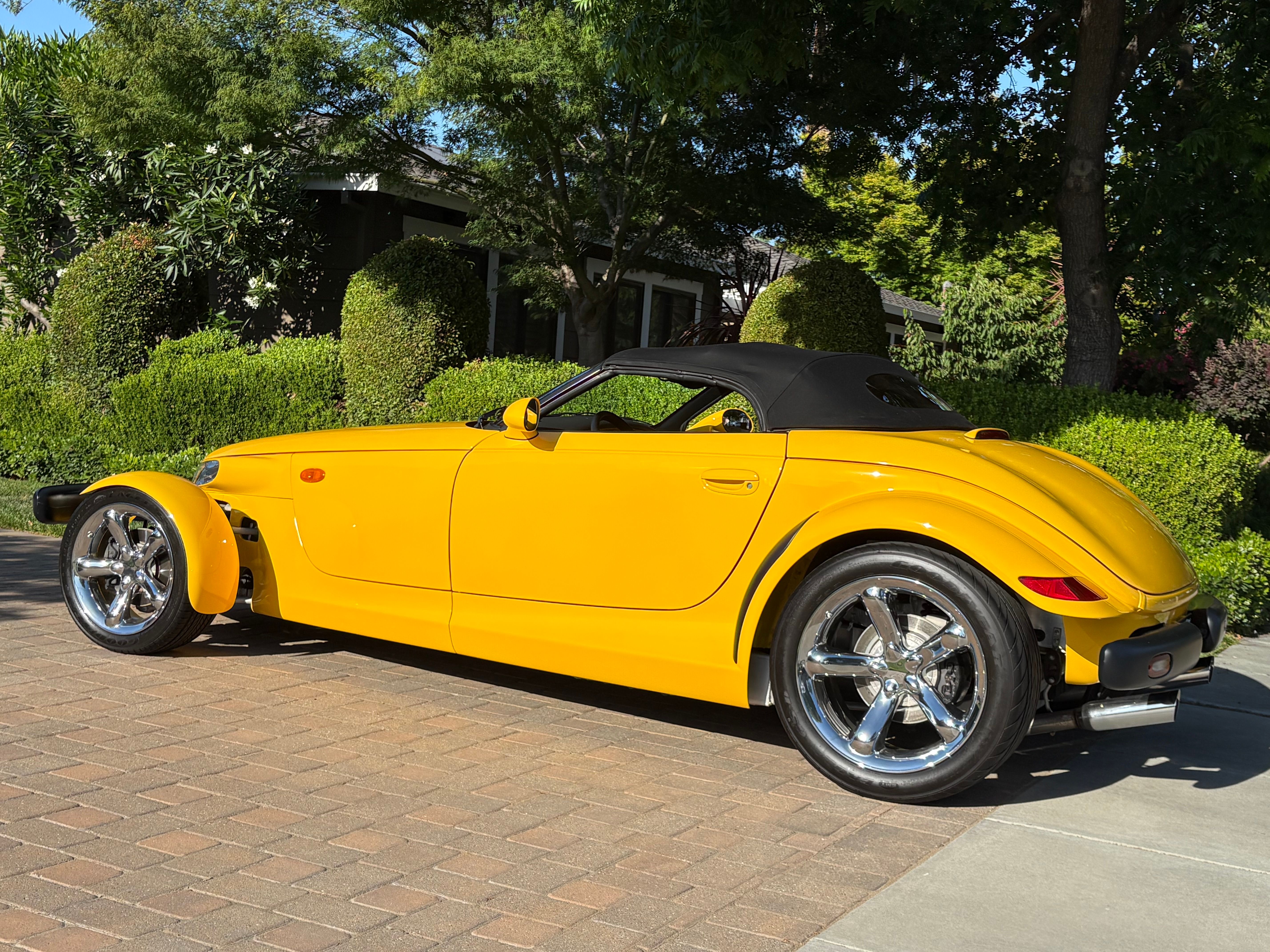 Used 2002 Chrysler Prowler RWD image 13