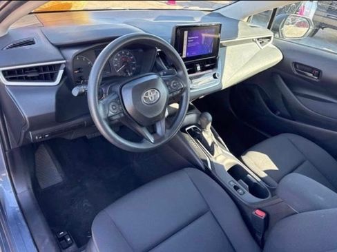Used 2025 Toyota Corolla LE FWD image 4