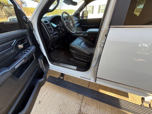 Used 2023 RAM 3500 Limited image 9