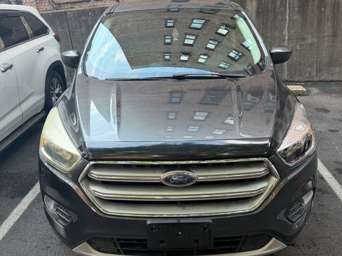 Used 2017 Ford Escape SE AWD/4WD image 4