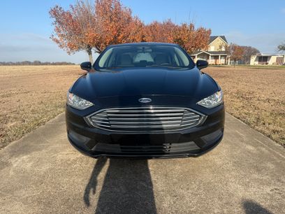 Used 2017 Ford Fusion SE w/ Fusion SE Technology Package