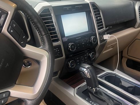 Used 2015 Ford F150 Lariat image 9