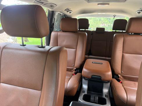 Used 2016 Toyota Sequoia Platinum AWD/4WD image 10