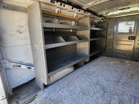 Used 2015 GMC Savana 2500 Van 3D image 8