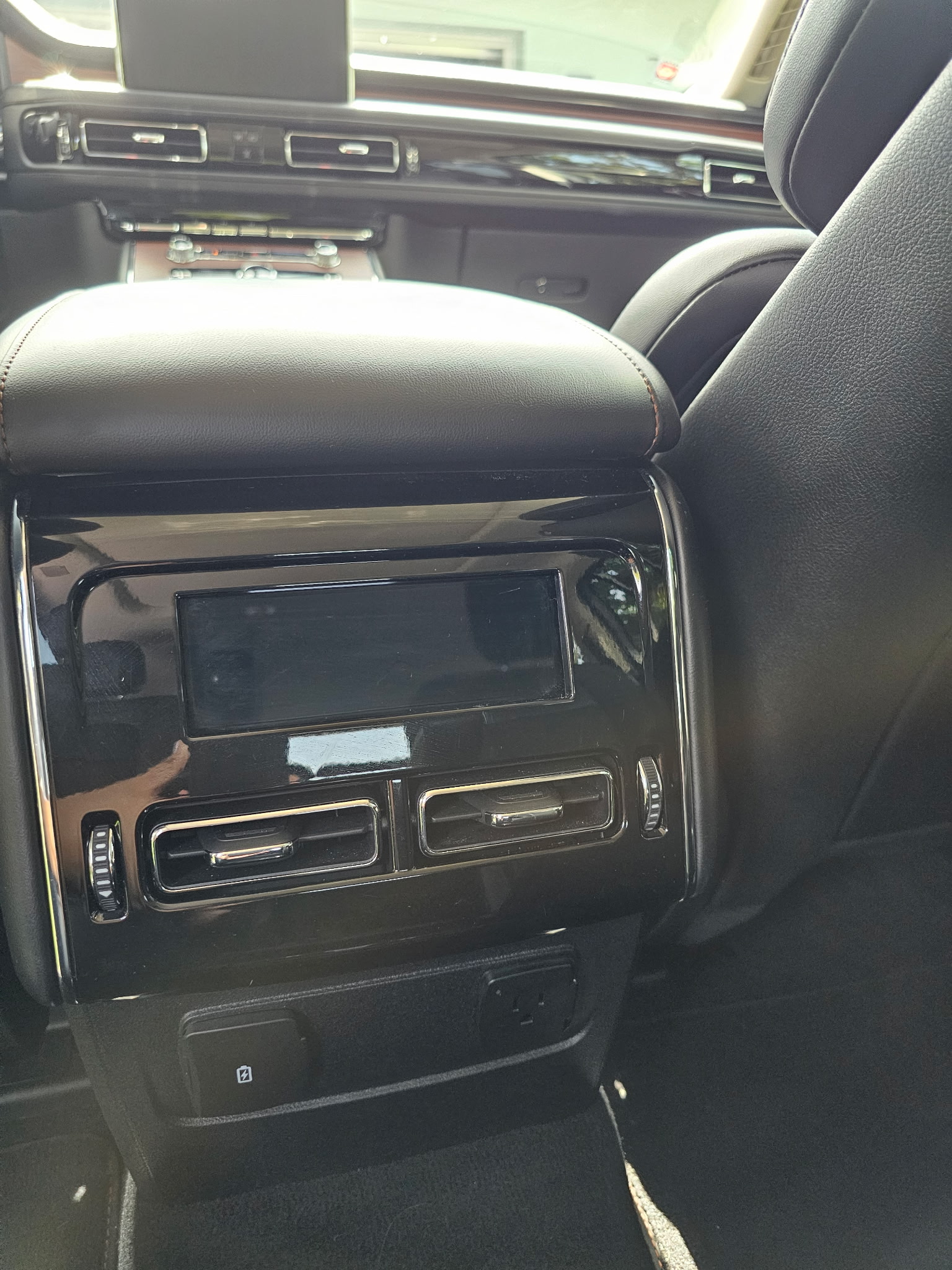 Used 2023 Lincoln Aviator Reserve w/ Equipment Group 201A RWD image 14
