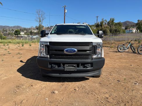 Used 2019 Ford F250 XL w/ Power Equipment Group AWD/4WD image 5