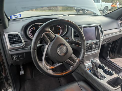 Used 2018 Jeep Grand Cherokee Limited image 8
