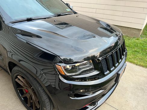Used 2015 Jeep Grand Cherokee SRT w/ Quick Order Package 26J AWD/4WD image 9