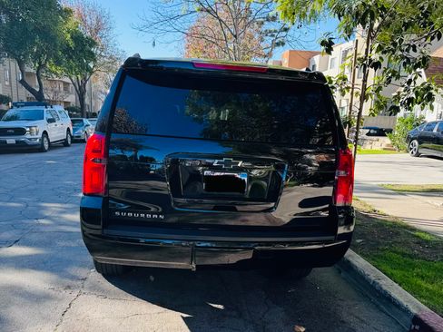 Used 2019 Chevrolet Suburban LT image 5