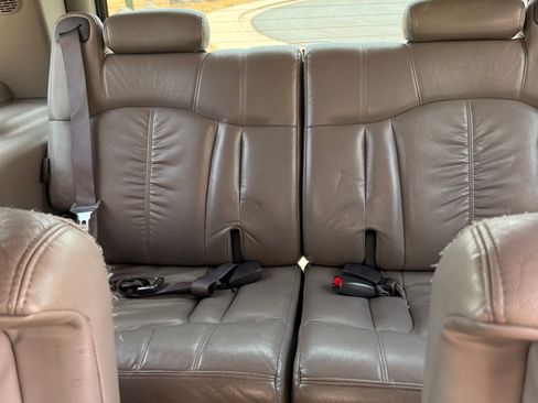 Used 2004 Cadillac Escalade 2WD image 9