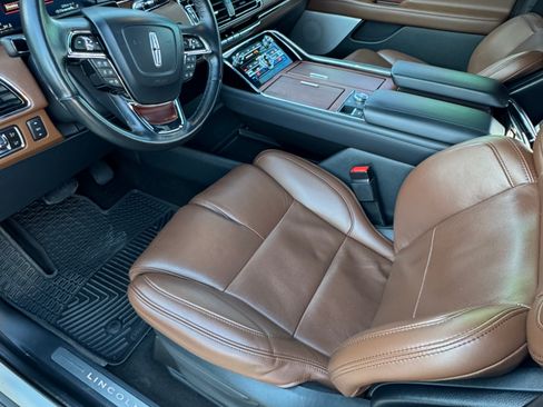 Used 2023 Lincoln Navigator L Reserve image 9