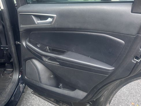Used 2016 Ford Edge SEL w/ Equipment Group 201A AWD/4WD image 17