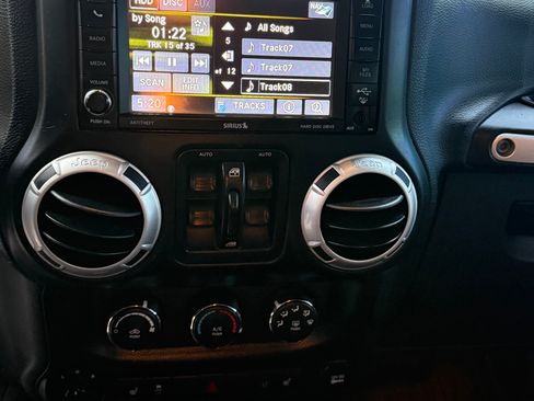 Used 2014 Jeep Wrangler Unlimited Sahara w/ Connectivity Group image 6